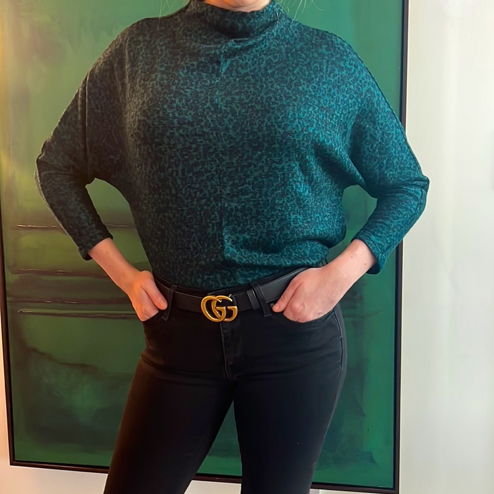 Banana Republic - Size XS (2) - Turtleneck Sweater - Blue/Green Leopard Print
